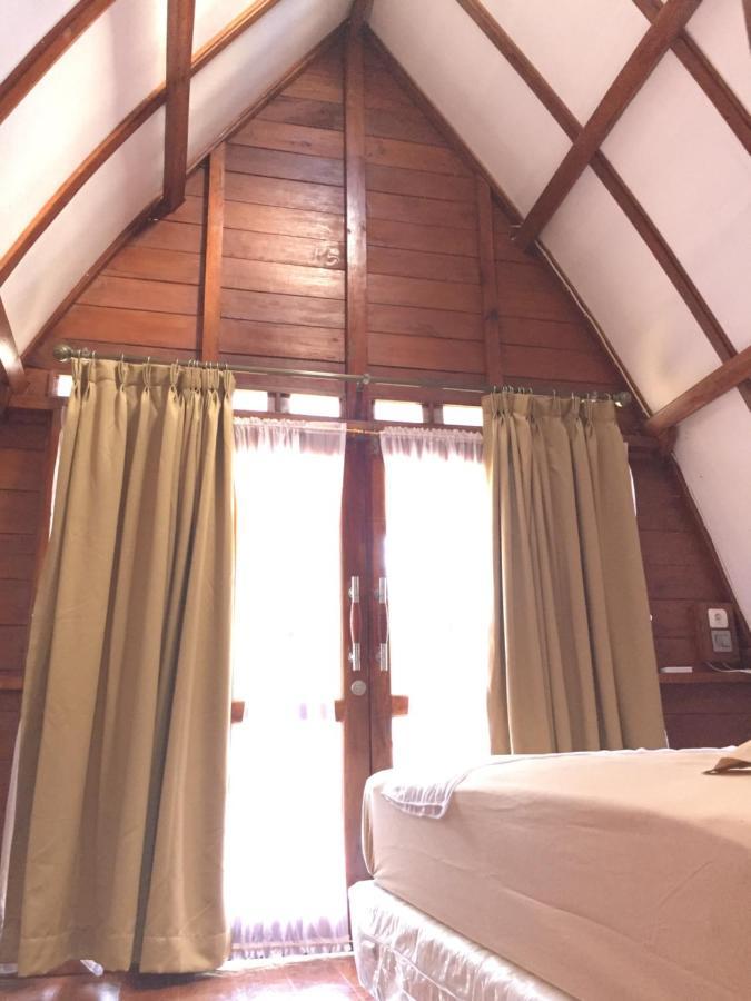 Raffles Inn Labuan Bajo Exteriör bild