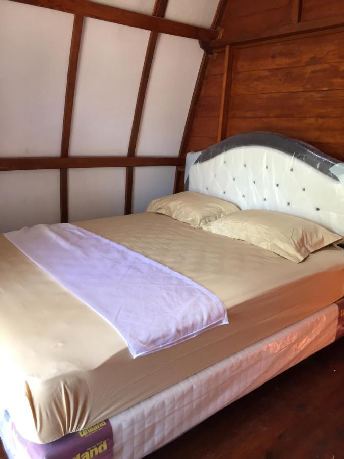 Raffles Inn Labuan Bajo Exteriör bild