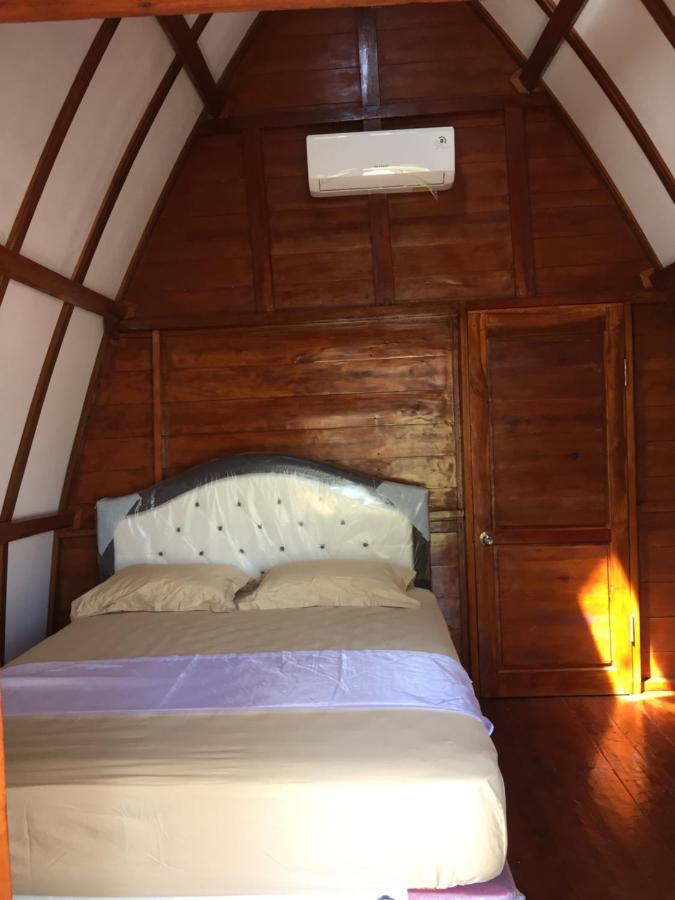 Raffles Inn Labuan Bajo Exteriör bild
