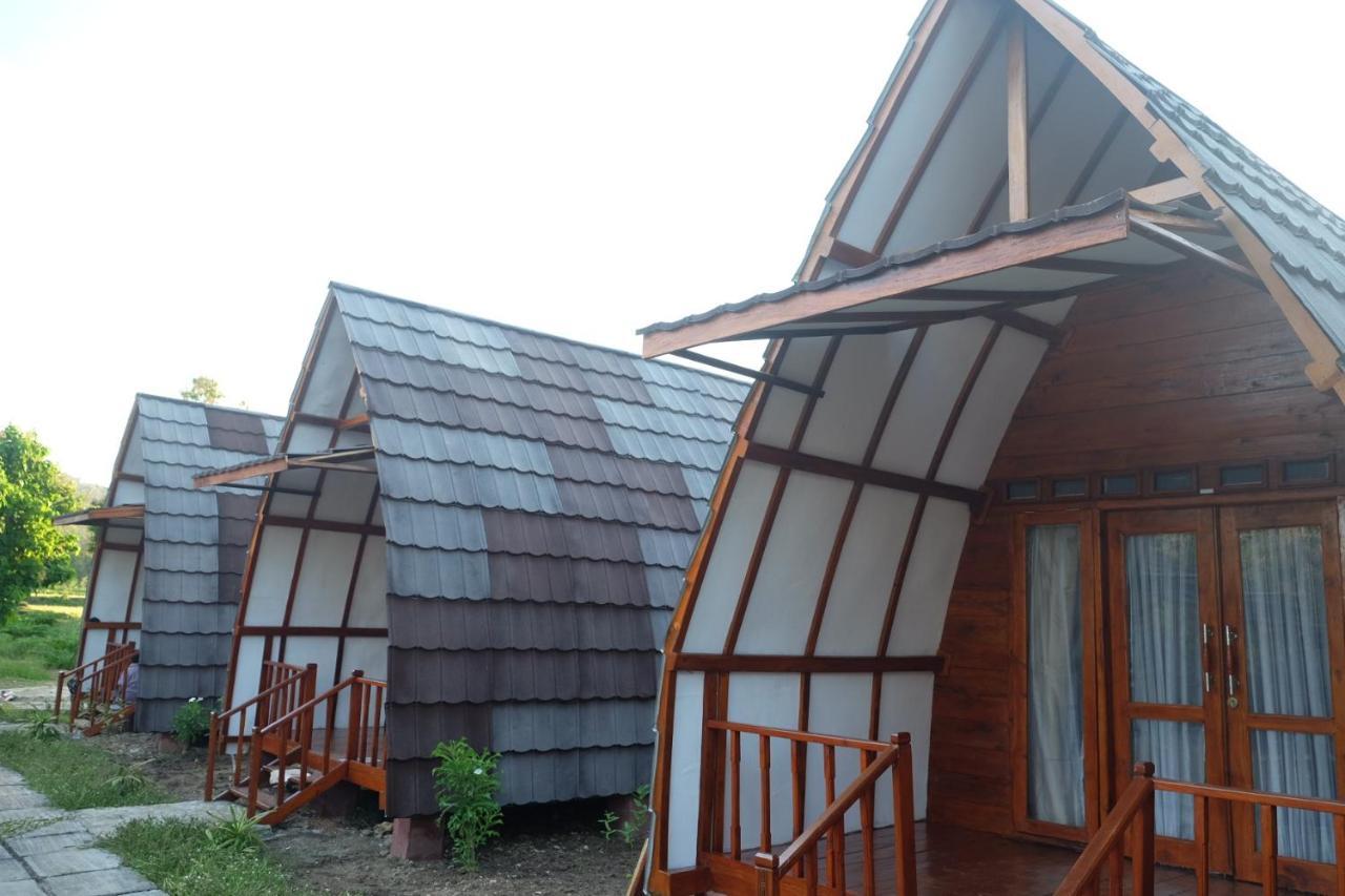 Raffles Inn Labuan Bajo Exteriör bild