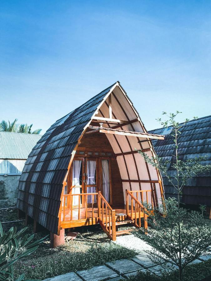Raffles Inn Labuan Bajo Exteriör bild
