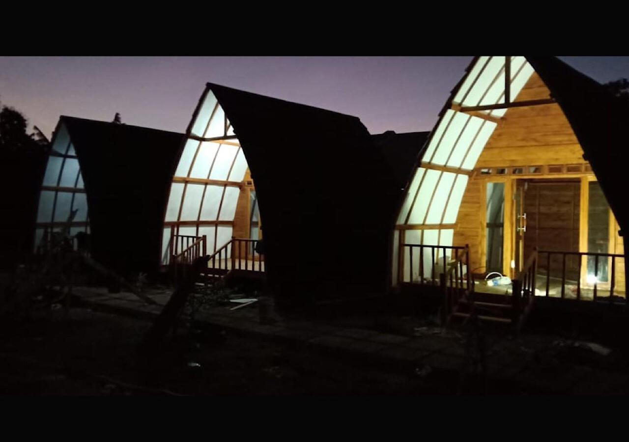 Raffles Inn Labuan Bajo Exteriör bild